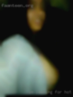 Im looking for a loyal, discrete hot wet pussy freak.