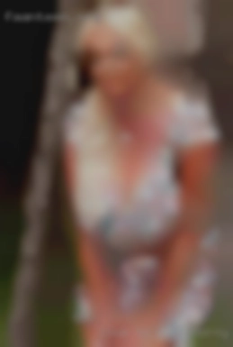 Love to suck, have expert throat horny women skills!